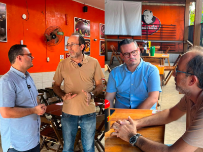 Presidente da Abrasel Alagoas, Marcus Batalha e o proprietário do Bar do Caldinho, Márcio Silvia